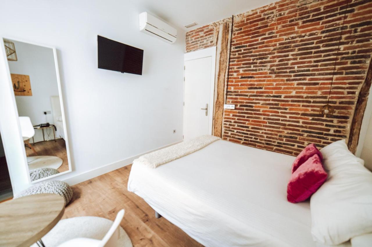 Albany Ancha Hotel เลออน ภายนอก รูปภาพ A room at the hotel